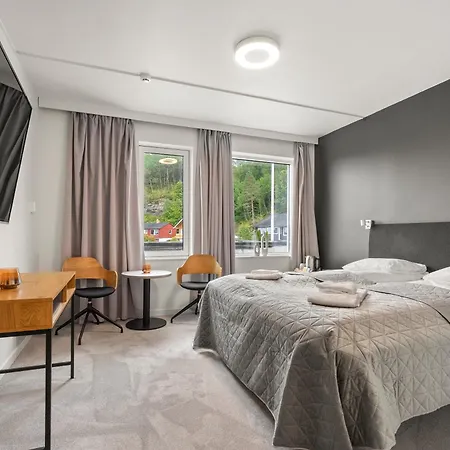 Kinn Hotell Floro Exterior photo