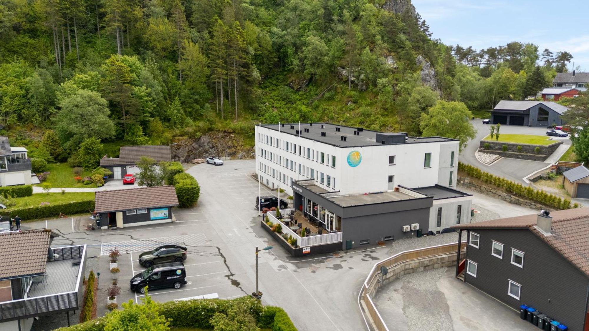 Kinn Hotel
